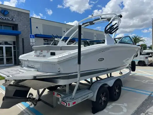 Cobalt CS23 Surf