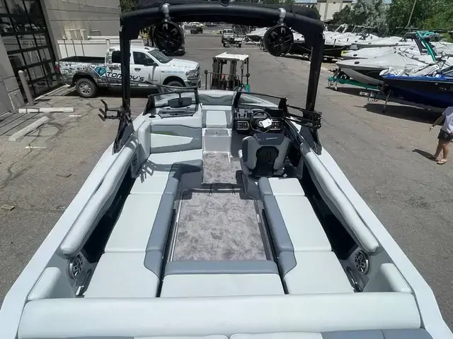 Axis Boats T235