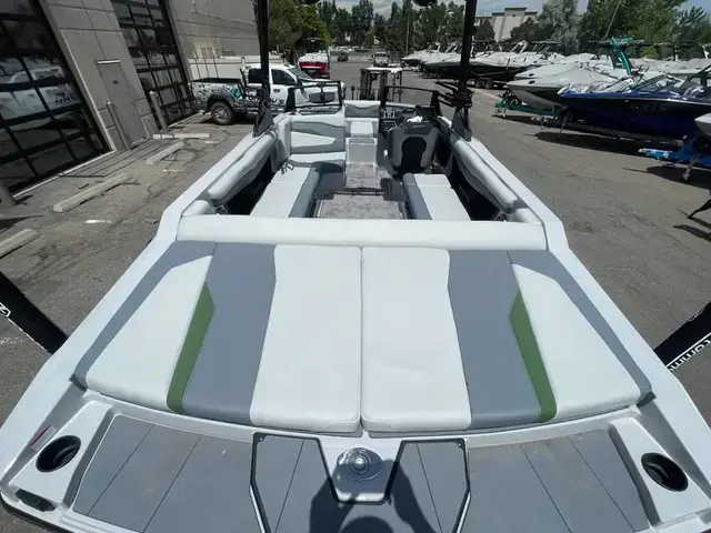 Axis Boats T235