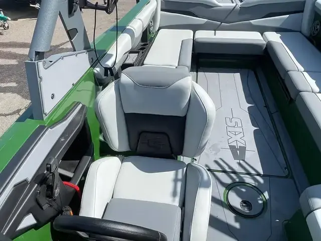 Axis Boats T250