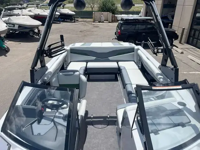 Axis Boats T235