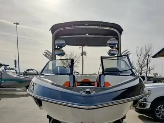 Malibu 23 LSV