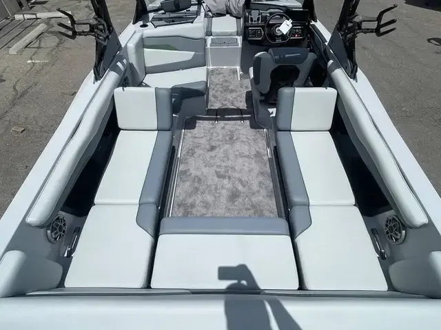 Axis Boats T235