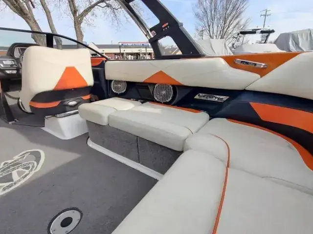 Malibu 23 LSV