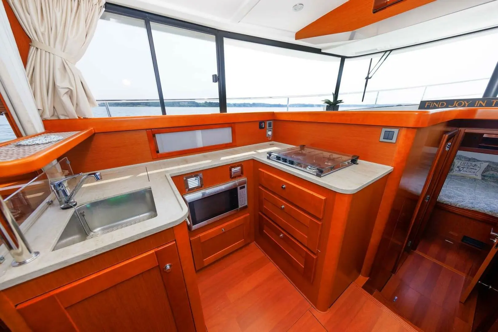 2016 Beneteau swift trawler 44