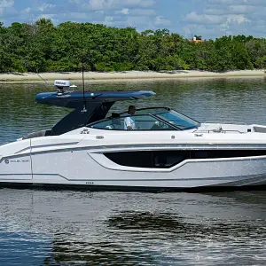 2023 Cruisers Yachts 38 Gls Ob