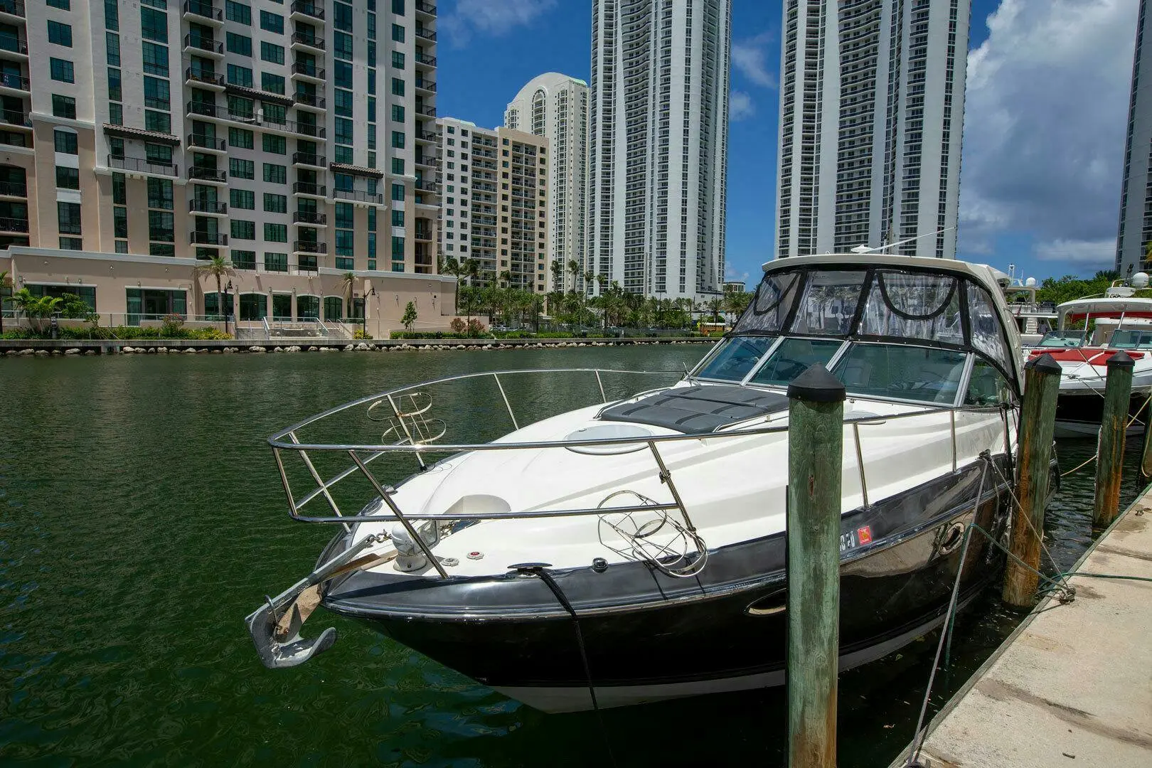 2014 Monterey 320 sport yacht