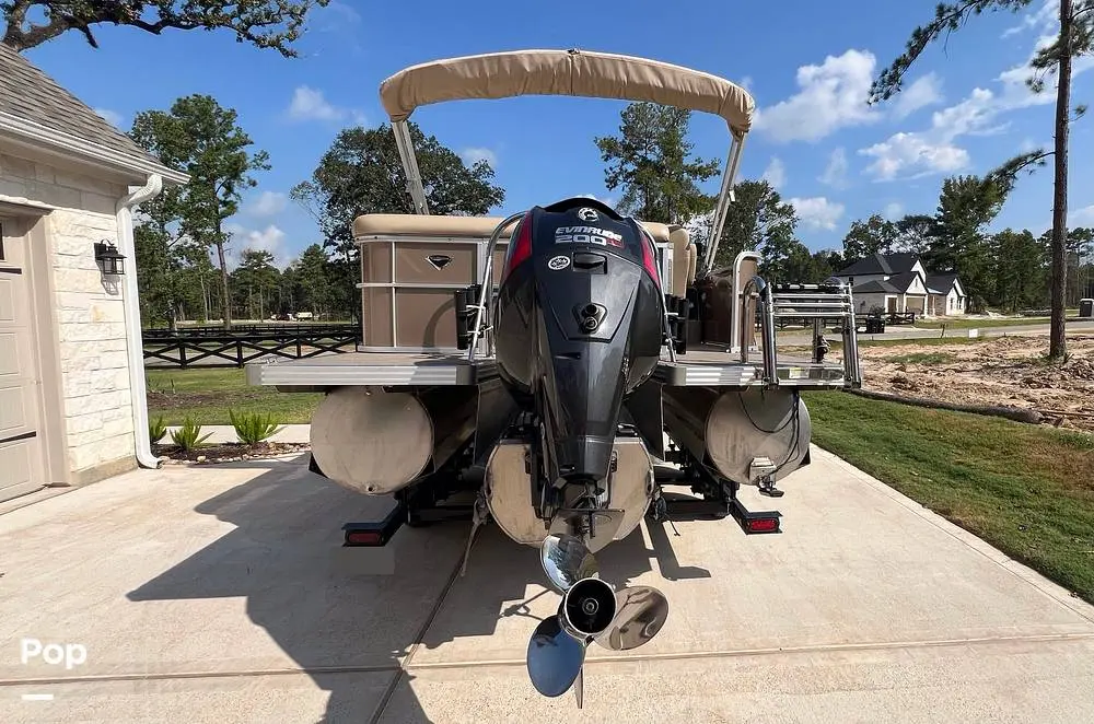 2014 Manitou oasis 21 shp