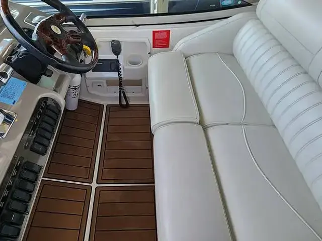 Cruisers Yachts 3772 Express