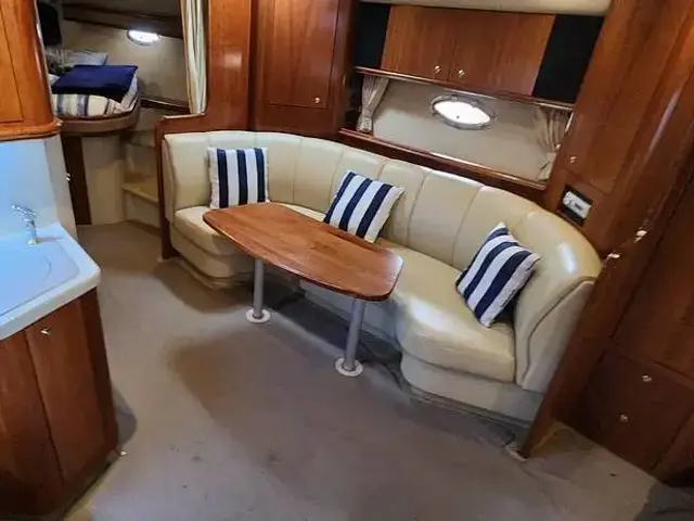 Cruisers Yachts 3772 Express