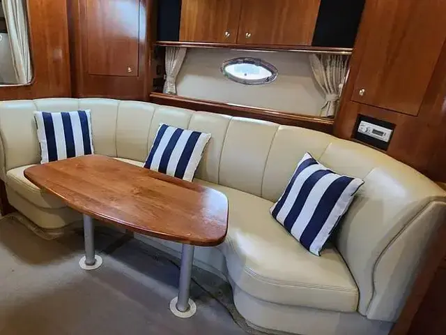 Cruisers Yachts 3772 Express