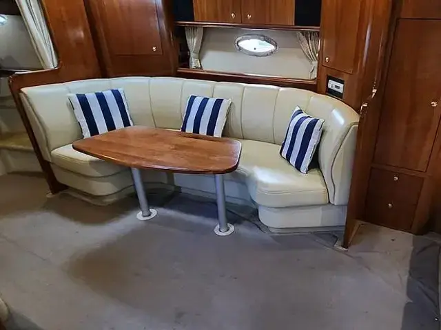 Cruisers Yachts 3772 Express