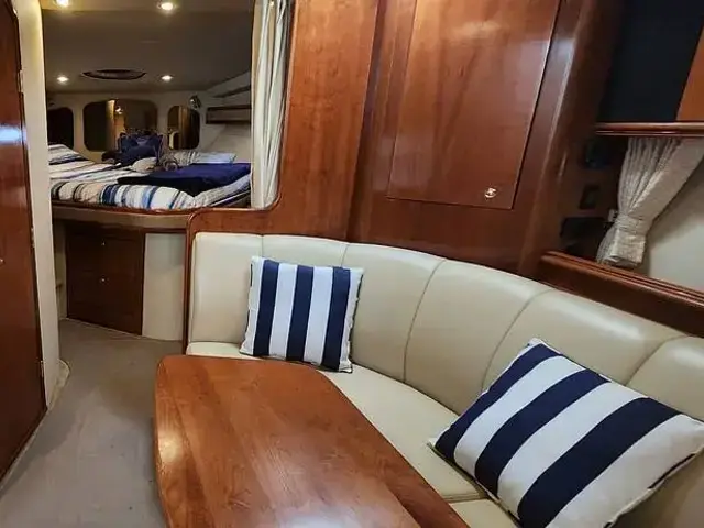 Cruisers Yachts 3772 Express