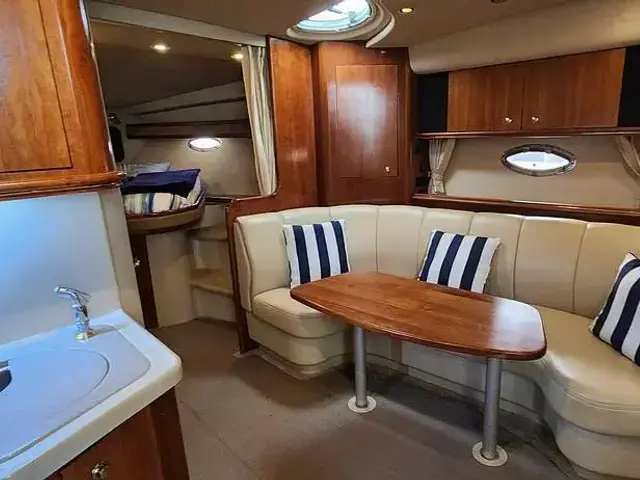 Cruisers Yachts 3772 Express