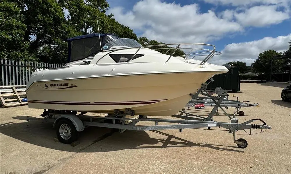 2004 Quicksilver 510 cruiser