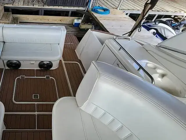 Cruisers Yachts 3772 Express