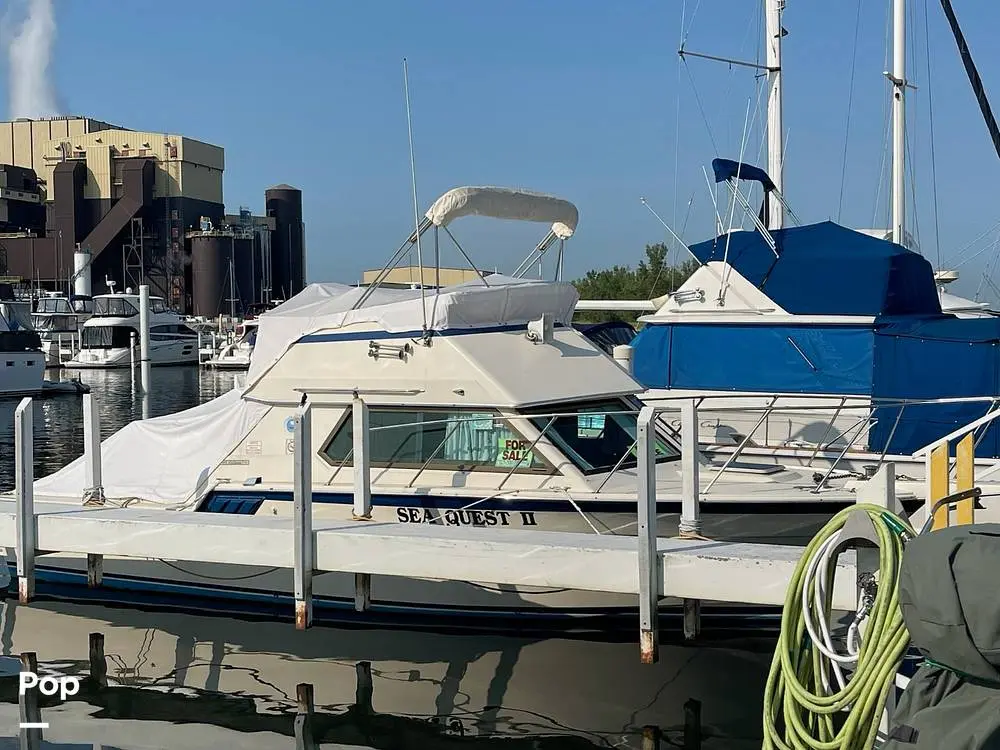 1983 Hatteras 32 flybridge sportfish