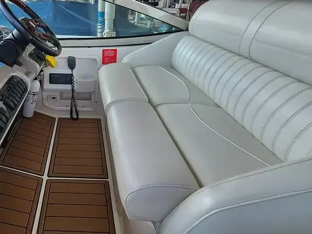 Cruisers Yachts 3772 Express