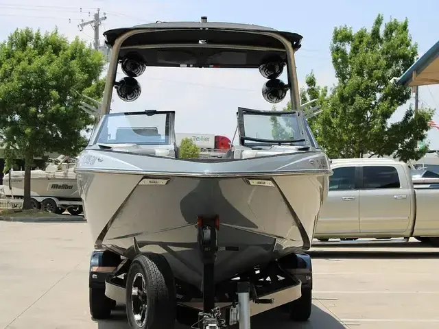 Malibu Wakesetter 25 LSV