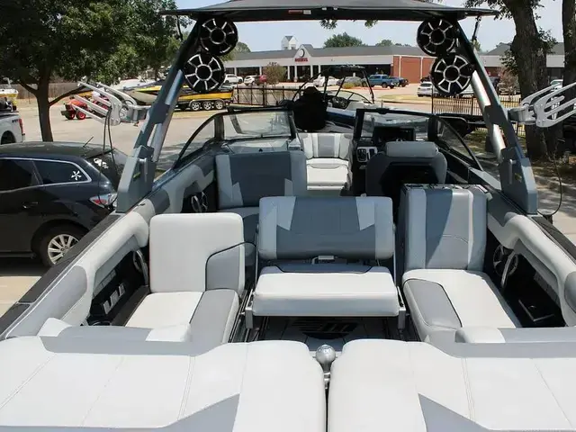 Malibu Wakesetter 25 LSV