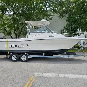 1995 Robalo 2440 WA