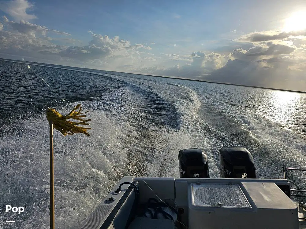 1995 Robalo 2440 wa