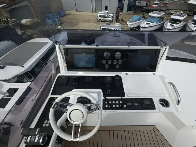 Sunseeker Manhattan 55