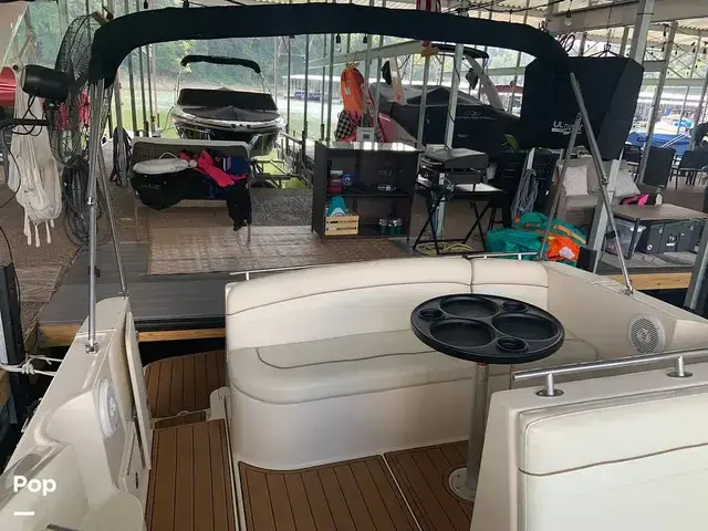 Rinker 270 Fiesta Vee