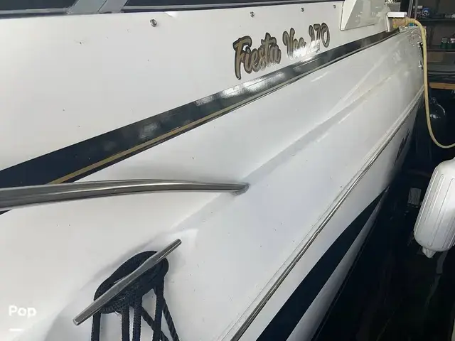 Rinker 270 Fiesta Vee