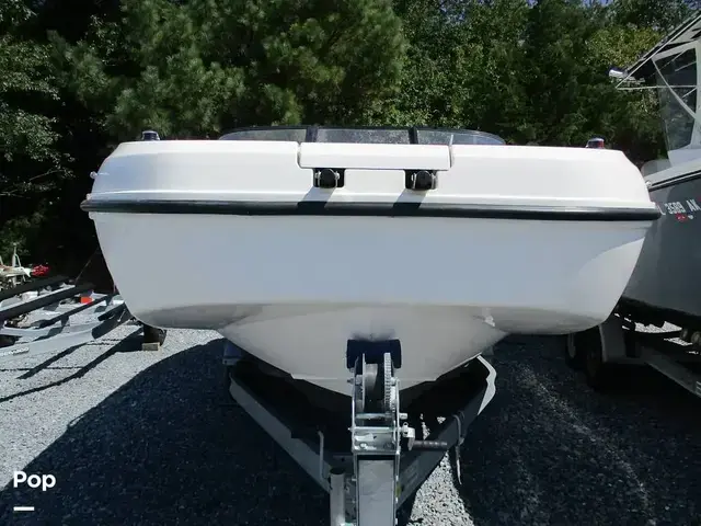 Bayliner DX2200