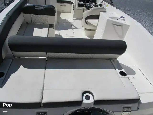 Bayliner DX2200