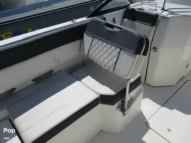 Bayliner DX2200