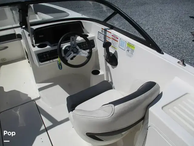 Bayliner DX2200