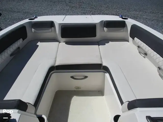 Bayliner DX2200