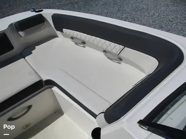 Bayliner DX2200