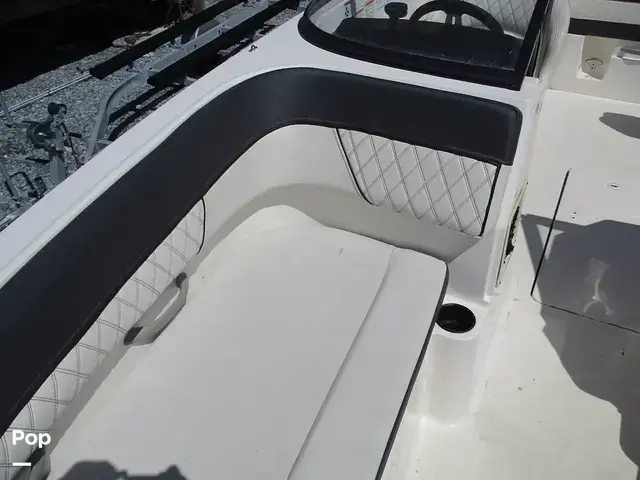 Bayliner DX2200