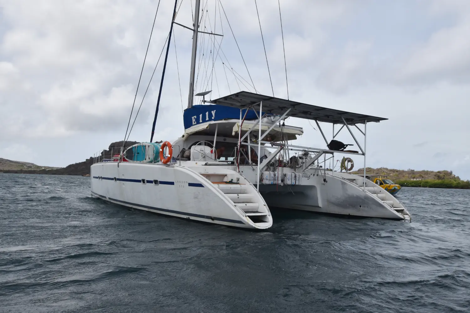 2005 Lagoon 570