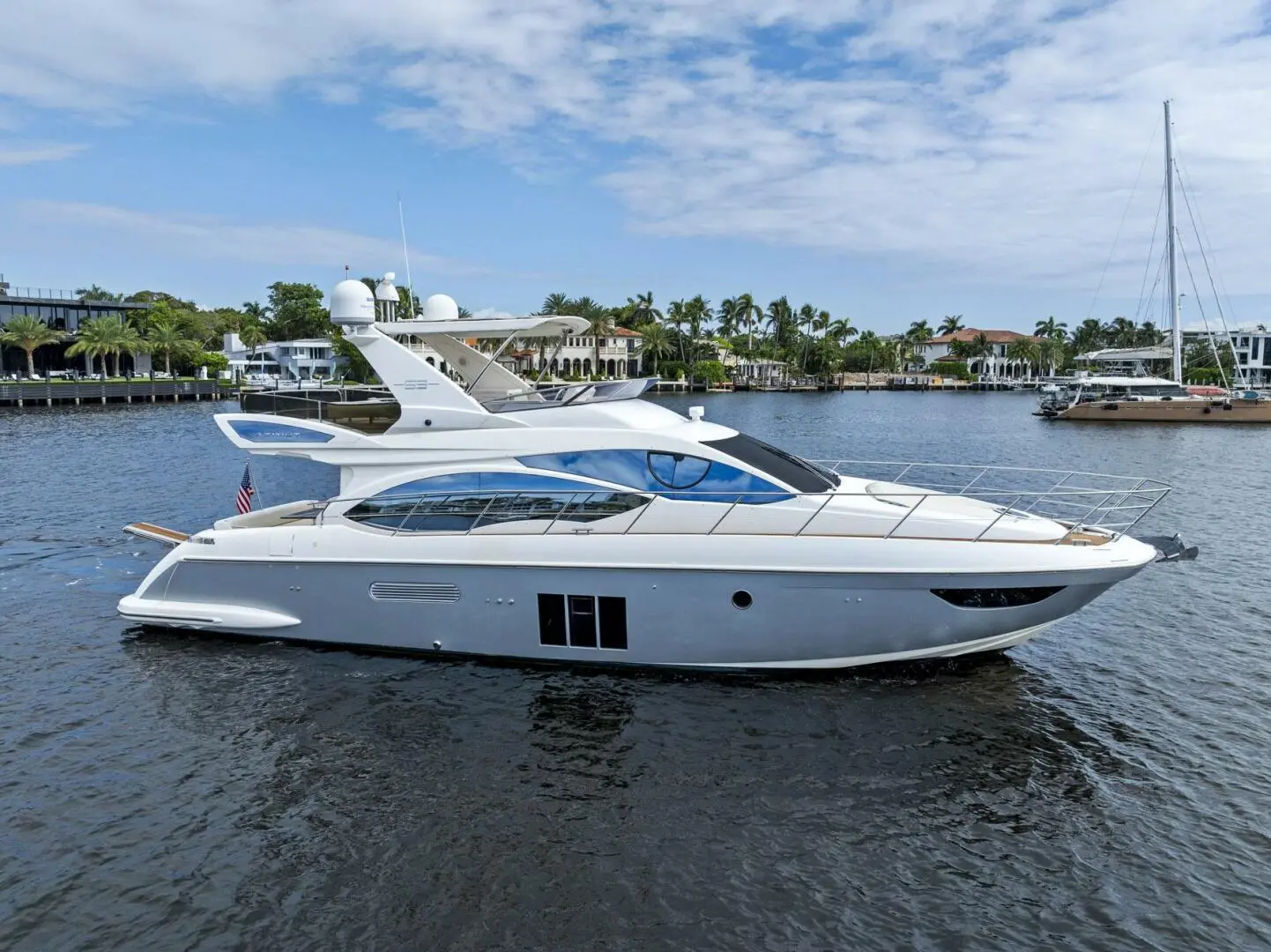 2012 Azimut flybridge