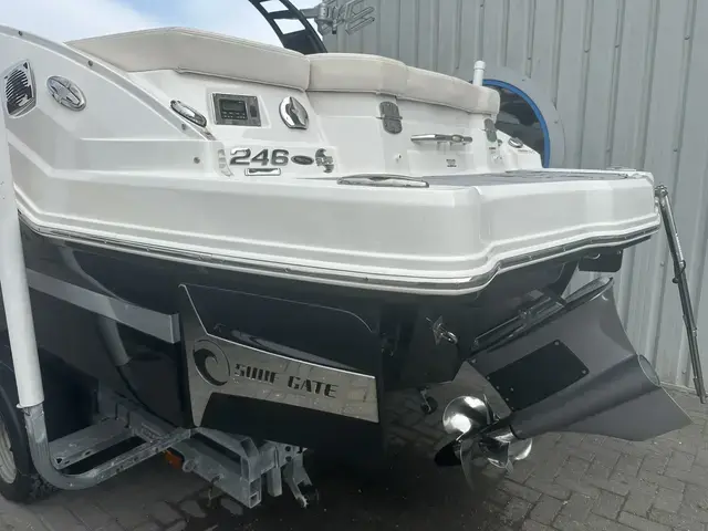 Chaparral 24 surf