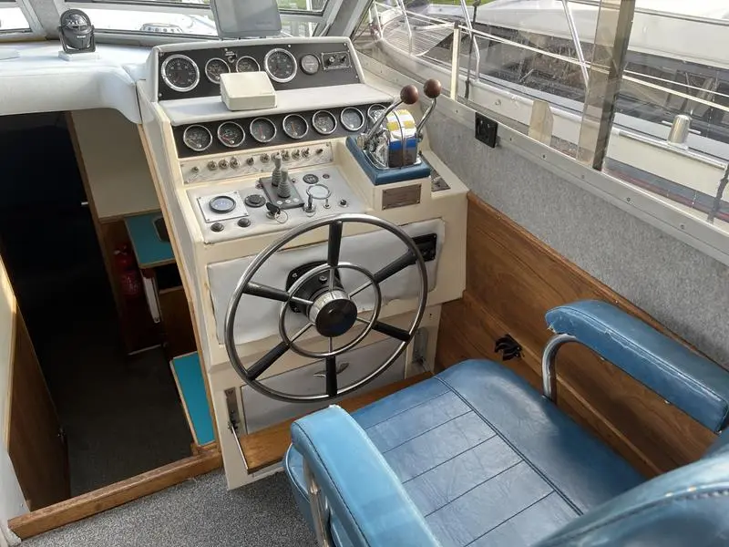 1980 Princess 37 flybridge