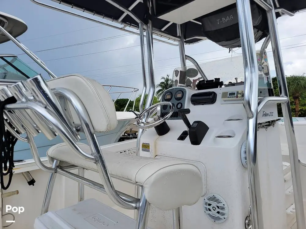 2006 Sea Hunt triton 212