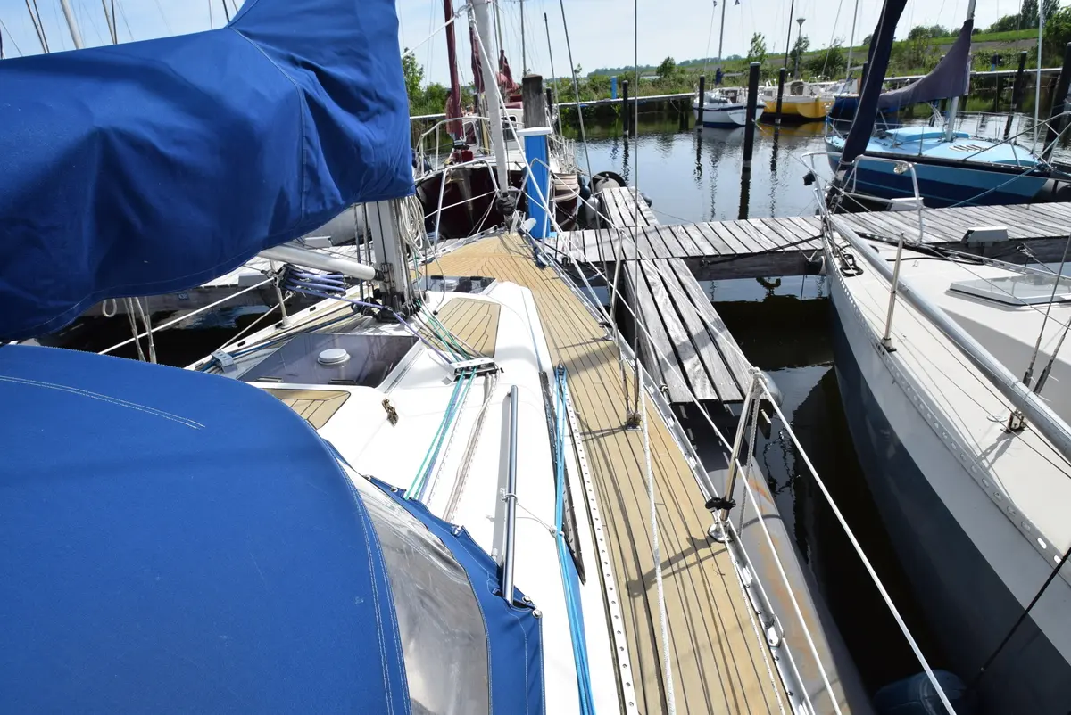 1985 Bavaria 30 cruiser