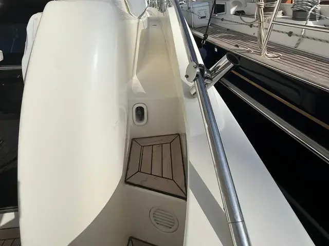 Ferretti Yachts 470