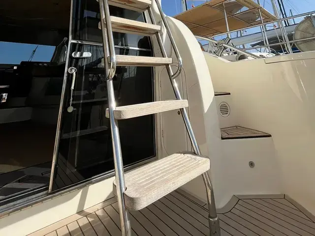 Ferretti Yachts 470