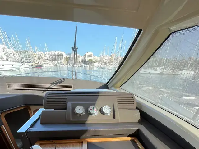 Ferretti Yachts 470