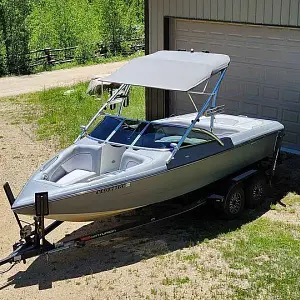 2005 Centurion Boats Avalanche C4