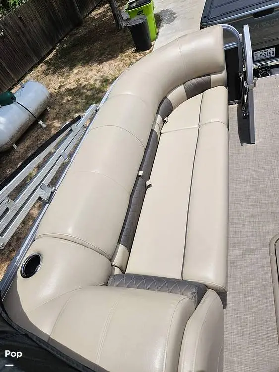 2020 Sun Tracker party barge 24 dlx