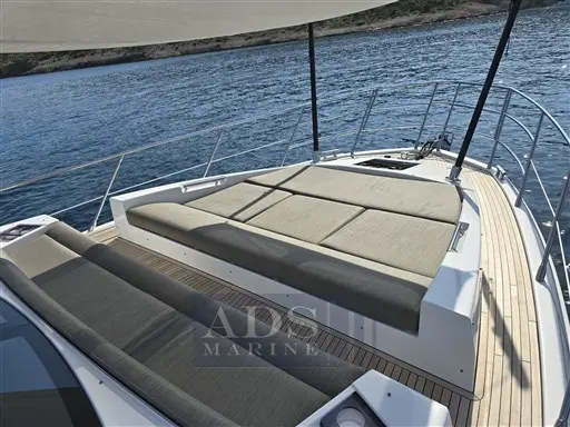 2020 Azimut s6