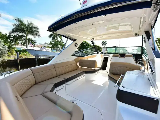 Sea Ray Sundancer 320