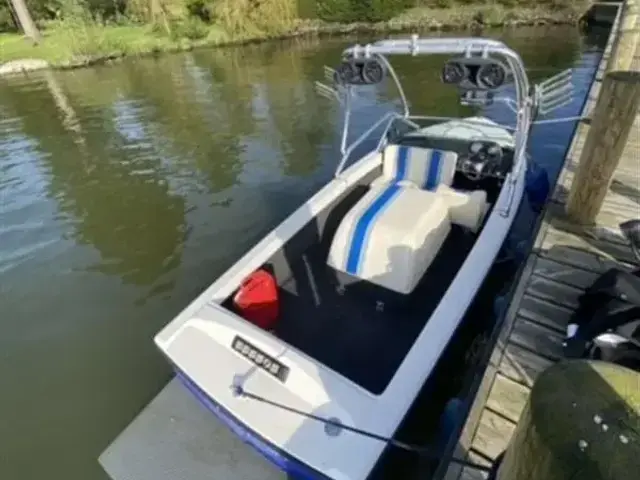 Nautique Boats Ski